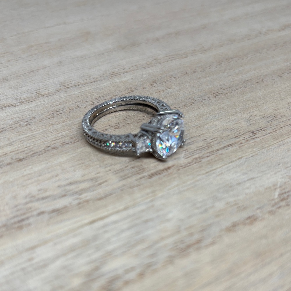 Elegant Silver Women's Ring